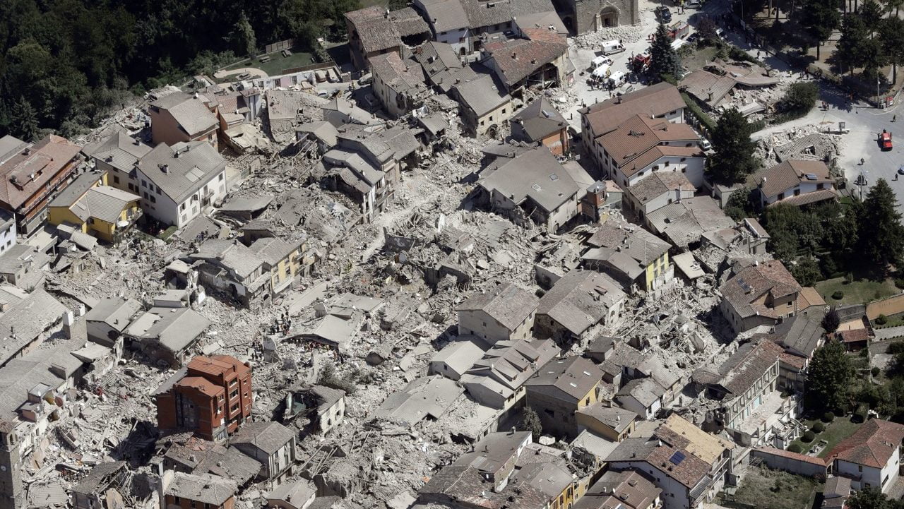 Amatrice dall'alto dopo il terremoto